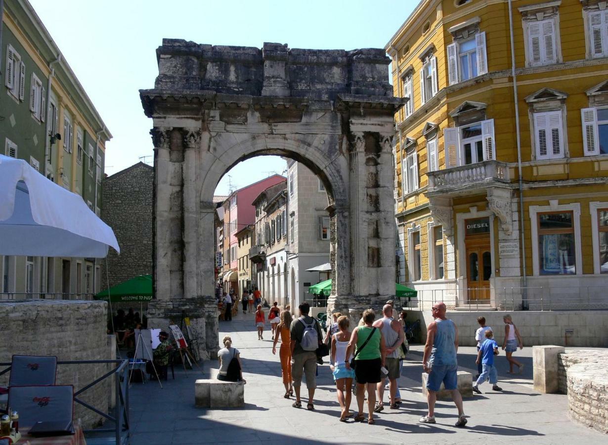 Apartmán Centar Old Town, With Free Private Parking Pula Exteriér fotografie